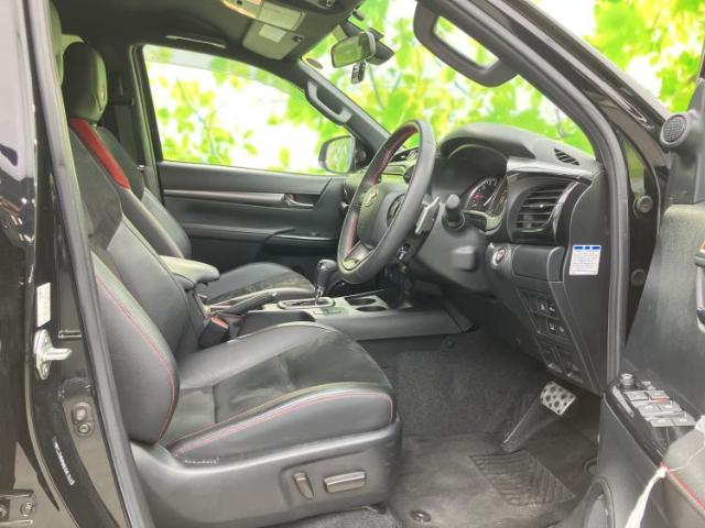 Toyota Hilux 2