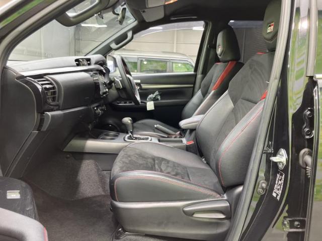 Toyota Hilux 8