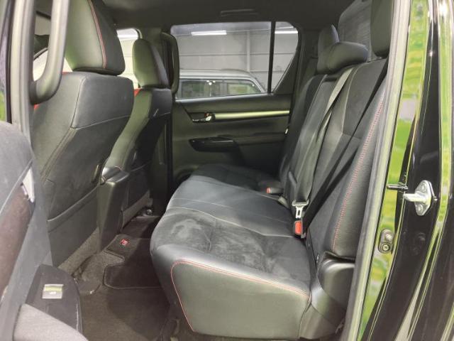 Toyota Hilux 9