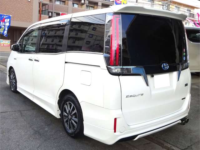 Toyota Esquire 5