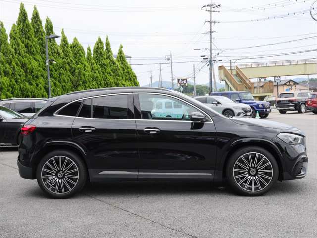 Mercedes-Benz GLA-Class 6
