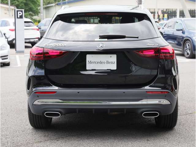 Mercedes-Benz GLA-Class 10