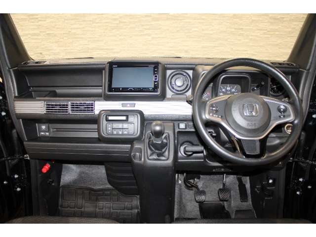 Honda N-VAN 8