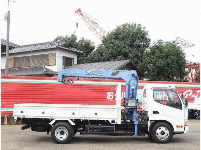 Hino Dutro 8