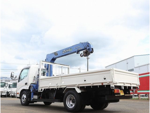 Hino Dutro 11