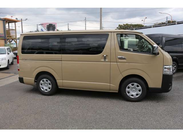 Toyota Hiace Van 3