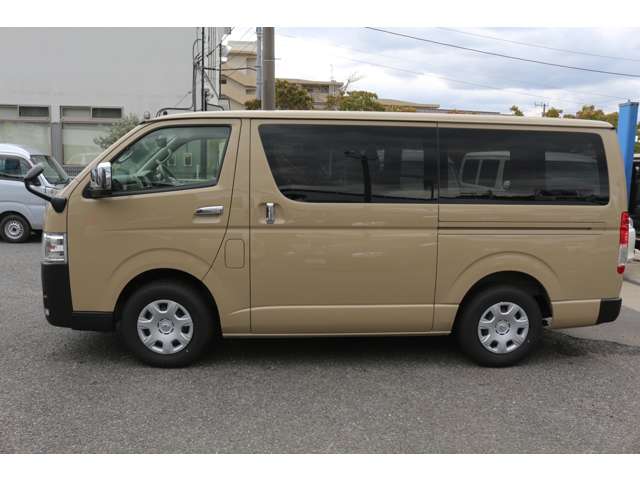 Toyota Hiace Van 6