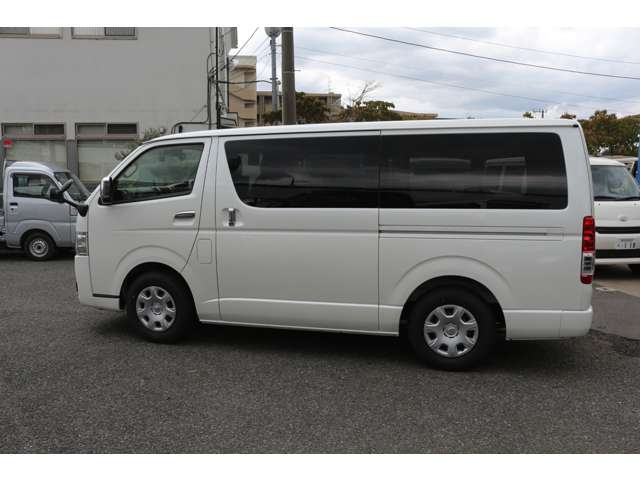 Toyota Hiace Van 6