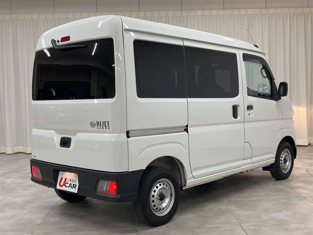 Daihatsu Hijet Cargo 8