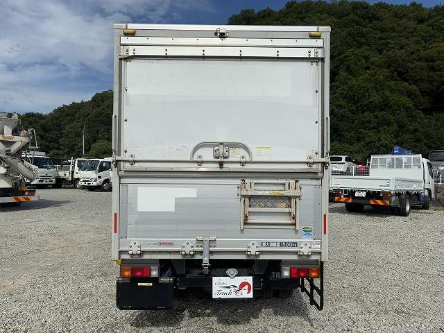 Mitsubishi Fuso Canter 7
