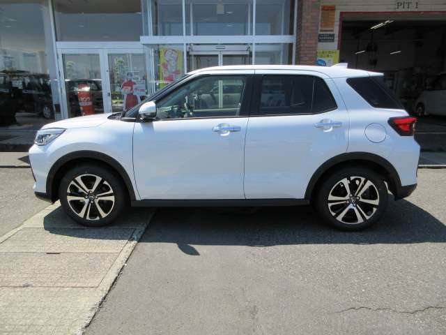 Daihatsu Rocky 6