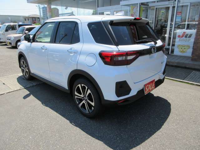 Daihatsu Rocky 10