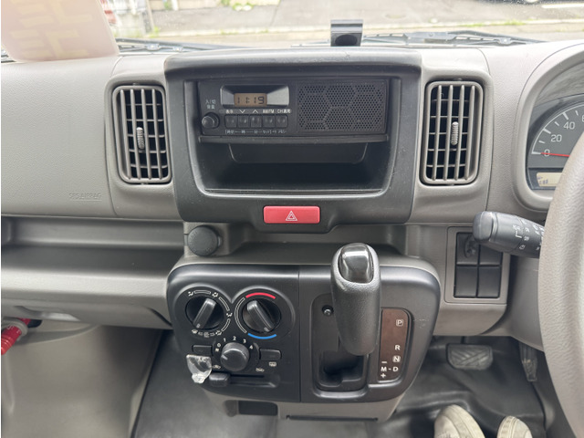 Nissan NV100 Clipper 11