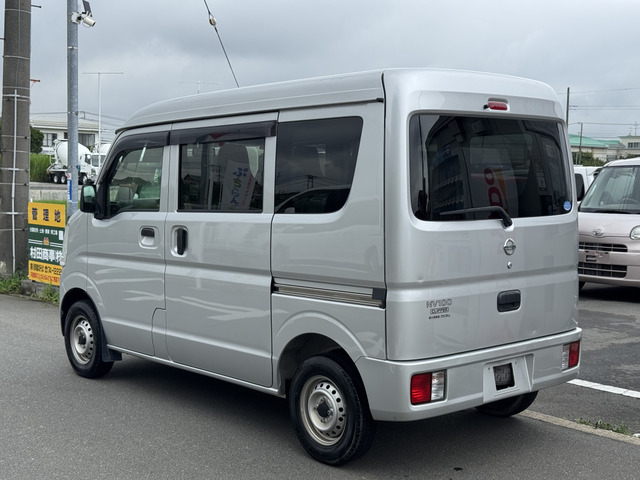 Nissan NV100 Clipper 6