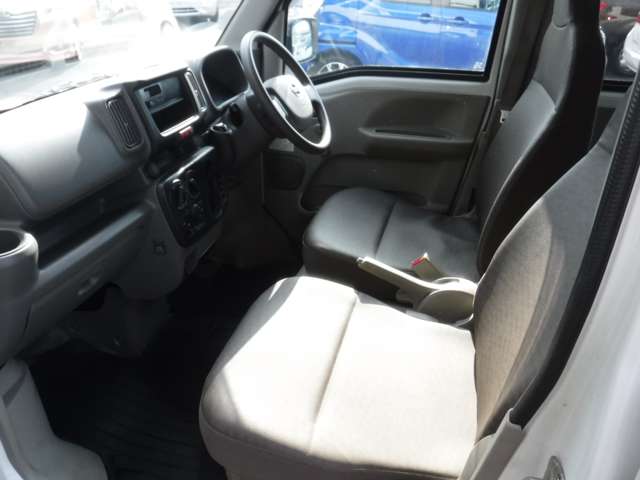 Nissan NV100 Clipper 12