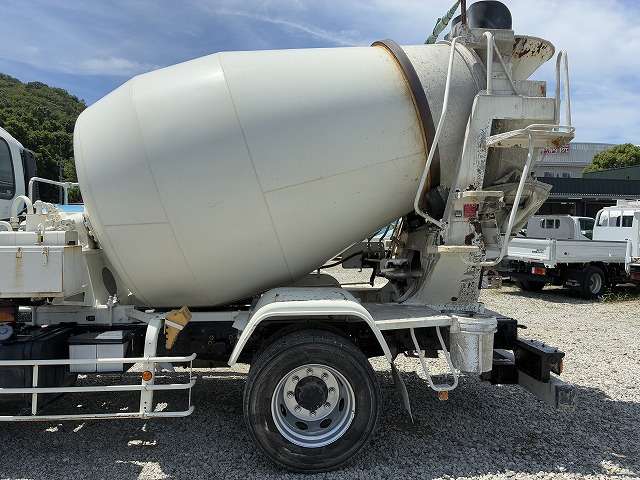 Isuzu Forward 11