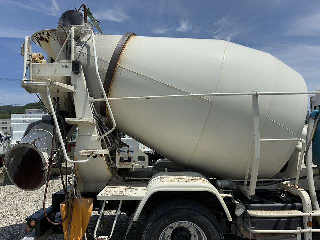 Isuzu Forward 12