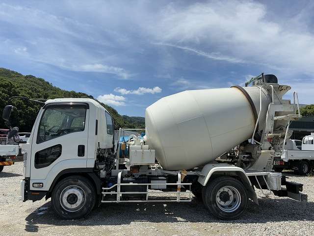 Isuzu Forward 4