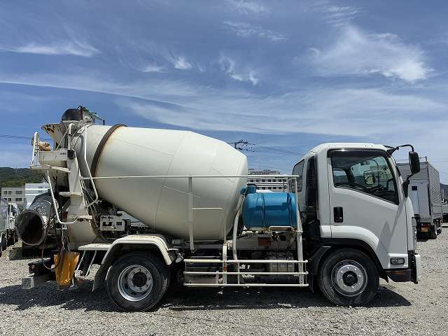 Isuzu Forward 5