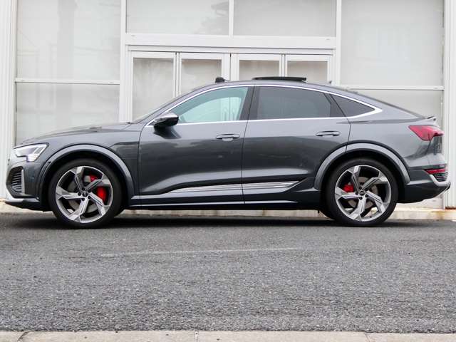 Audi SQ8 Sportback e-tron 6