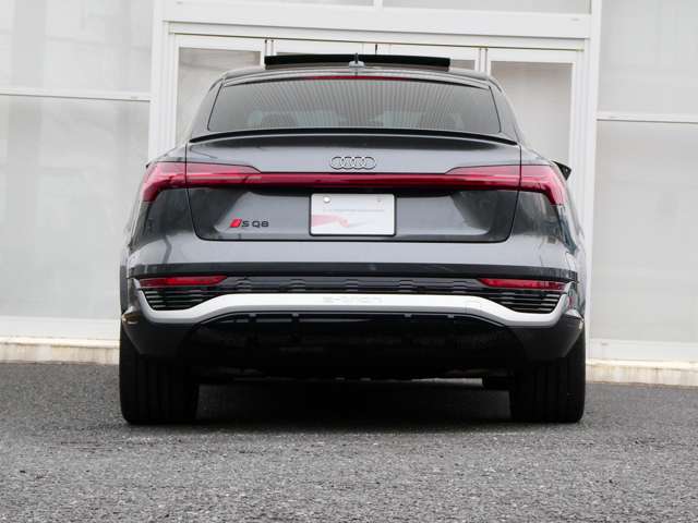 Audi SQ8 Sportback e-tron 8