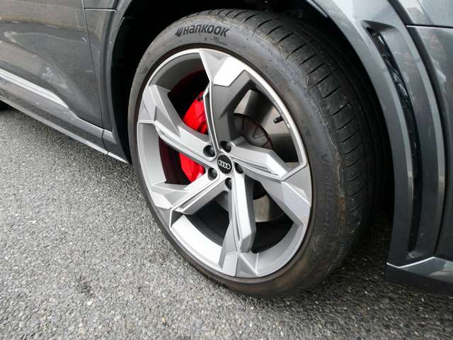 Audi SQ8 Sportback e-tron 9