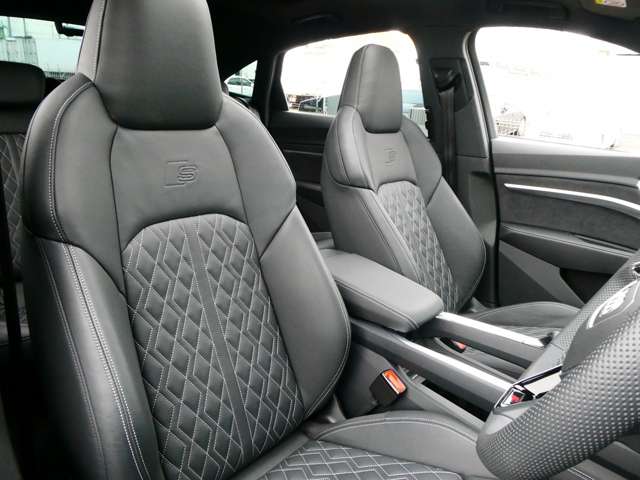Audi SQ8 Sportback e-tron 10