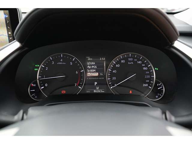 Lexus RX 9