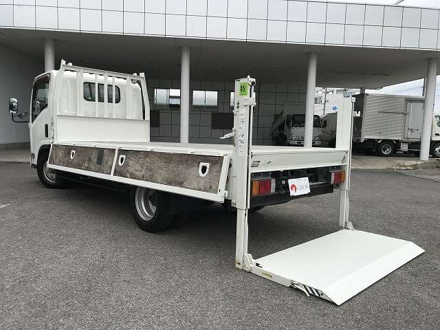 Isuzu Elf 12