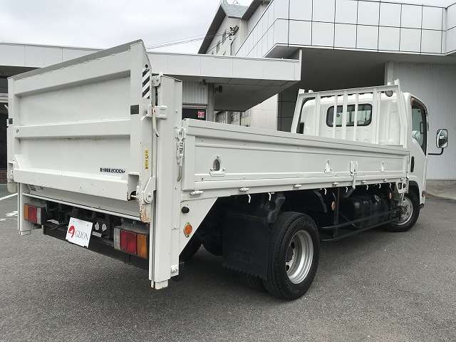 Isuzu Elf 7