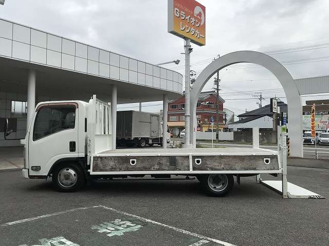 Isuzu Elf 10