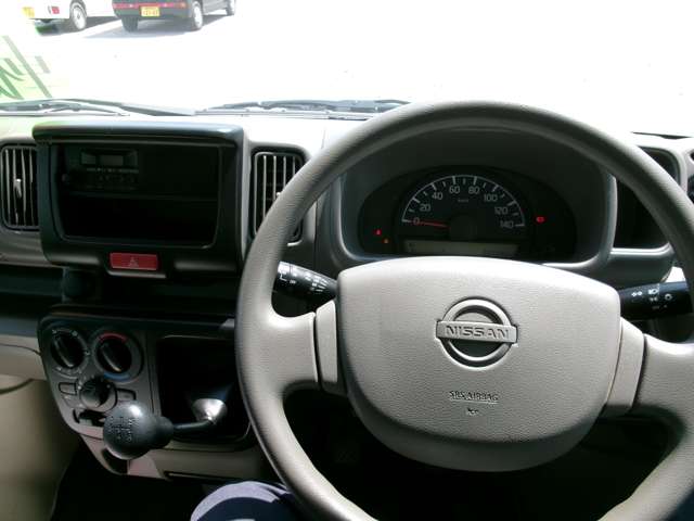 Nissan NV100 Clipper 10
