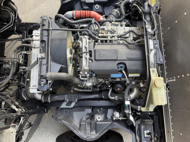 Mitsubishi Fuso Canter 8