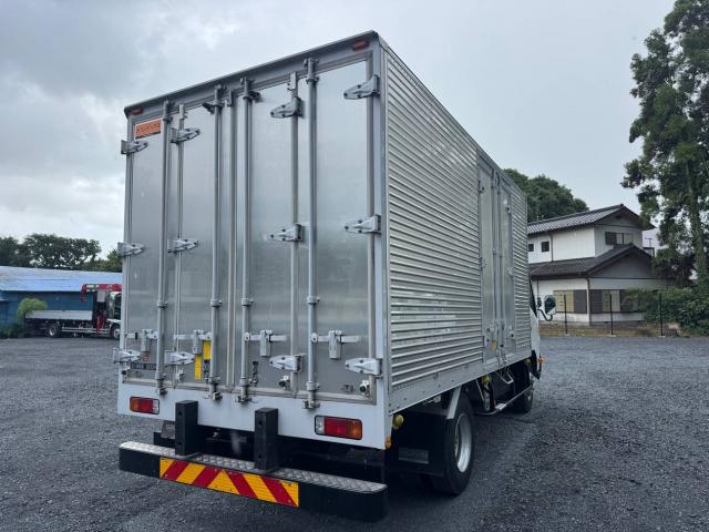 Hino Dutro 5