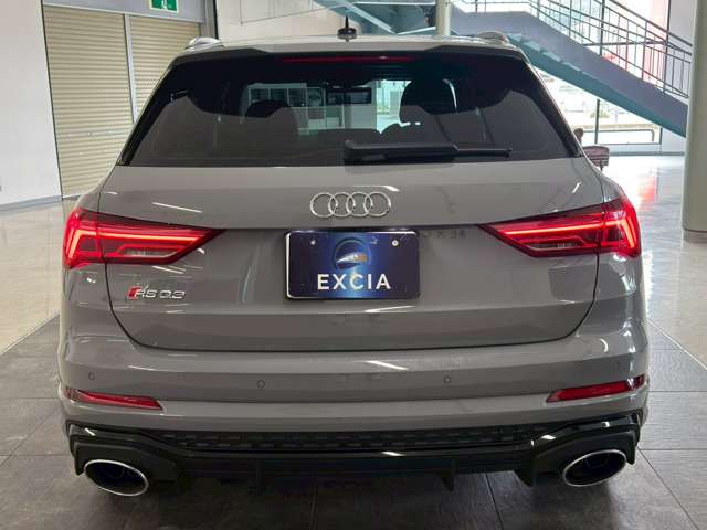 Audi RS Q3 7