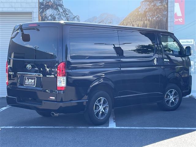 Toyota Hiace Van 6