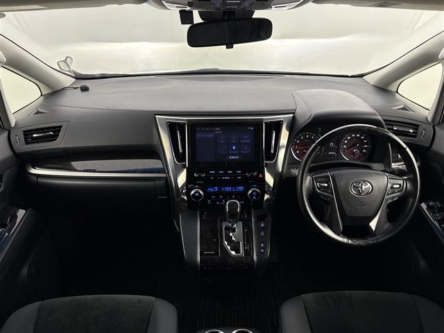 Toyota Alphard 5