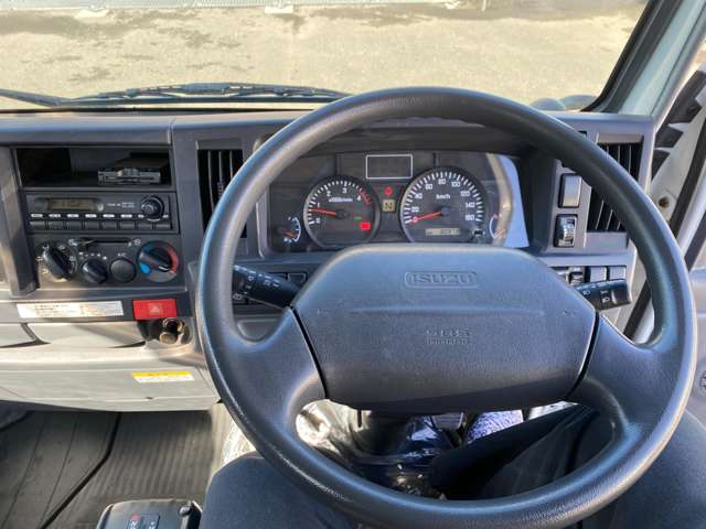 Isuzu Elf 11