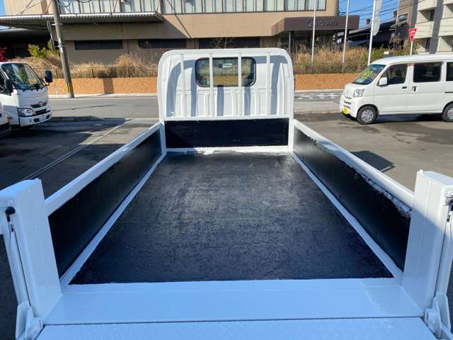 Isuzu Elf 9