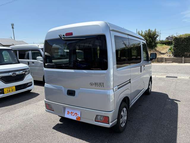 Daihatsu Hijet Cargo 10