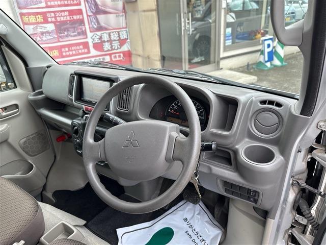 Mitsubishi Minicab Van 11