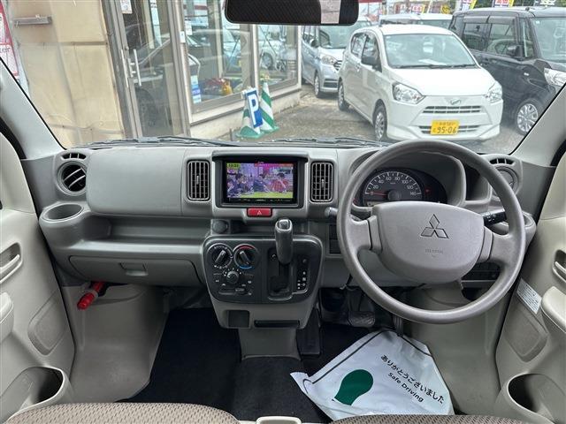 Mitsubishi Minicab Van 2