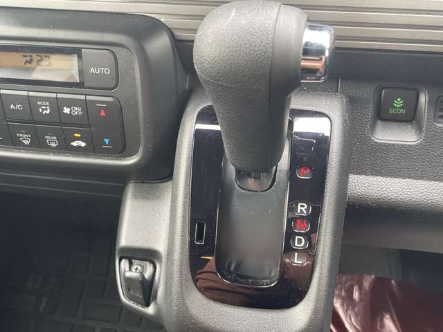 Honda N-VAN 10