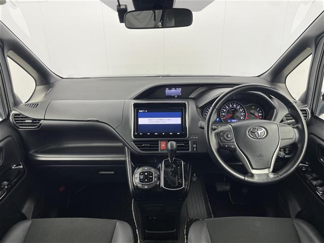 Toyota Noah 3