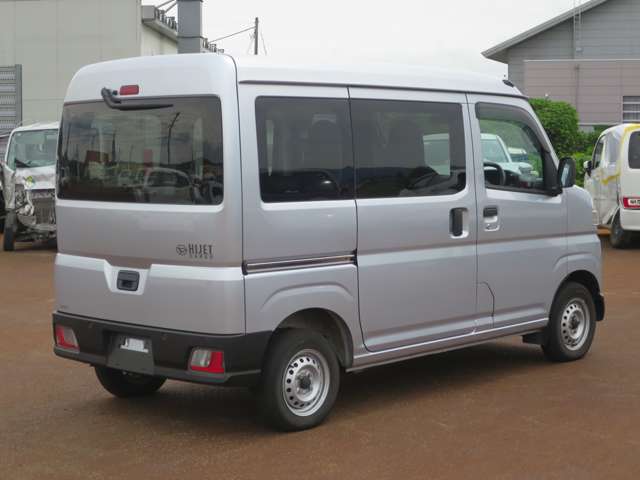 Daihatsu Hijet Cargo 3