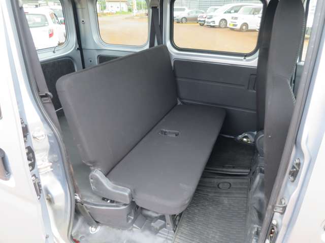 Daihatsu Hijet Cargo 9