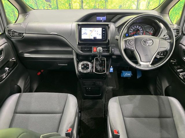 Toyota Noah 2
