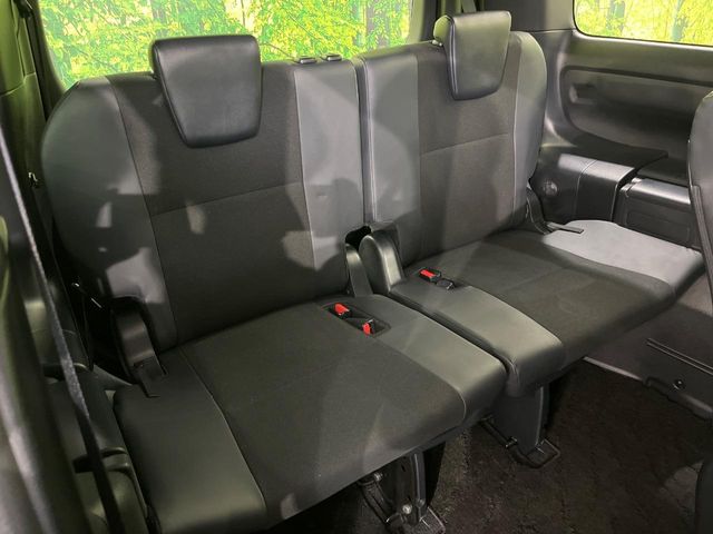 Toyota Noah 10