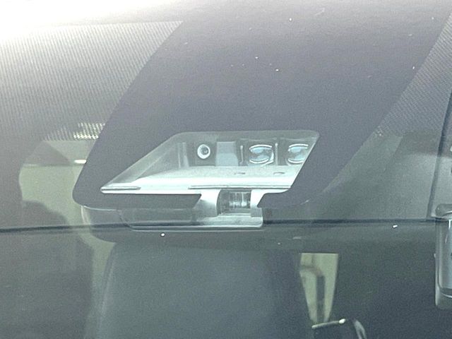 Toyota Voxy 3