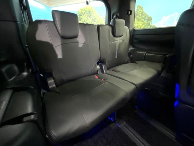 Toyota Voxy 10